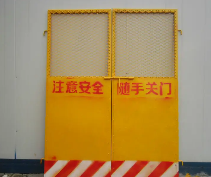 四川施工电梯外架楼层防护门