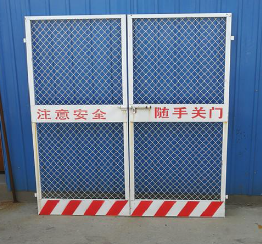 施工电梯防护门